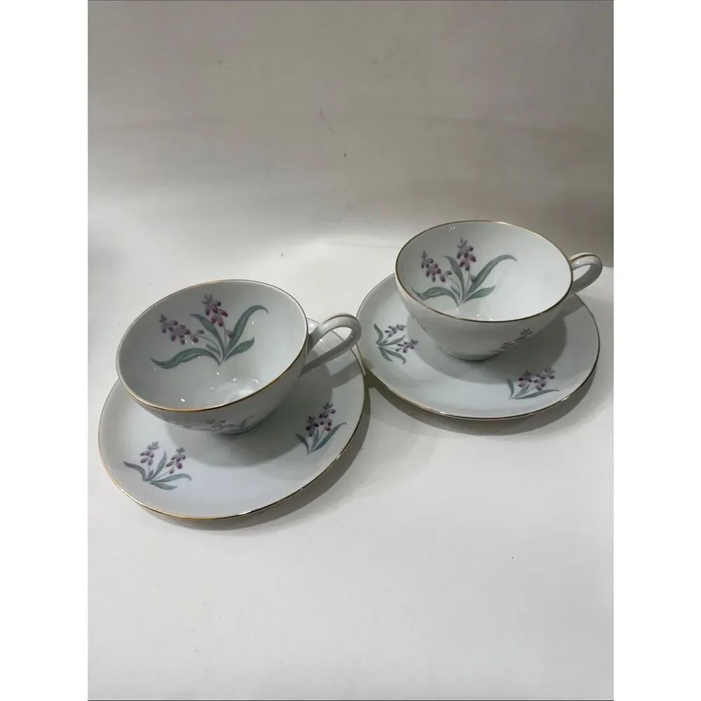R KPM Krister Germany White Porcelain Teacup Saucer Set F669. 27 Purple Floral